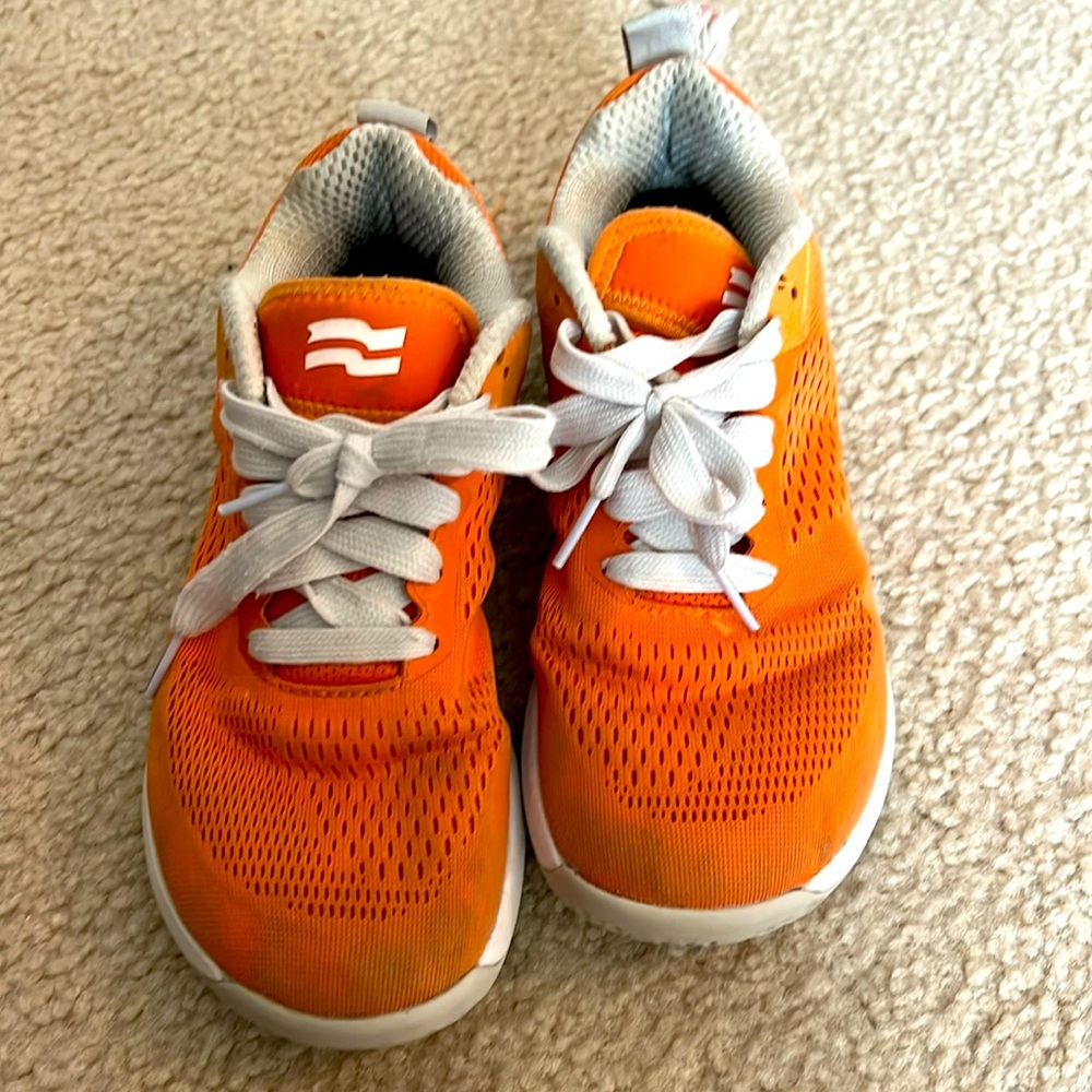 Strike Movements Haze Trainer Size 5 men, Orange used